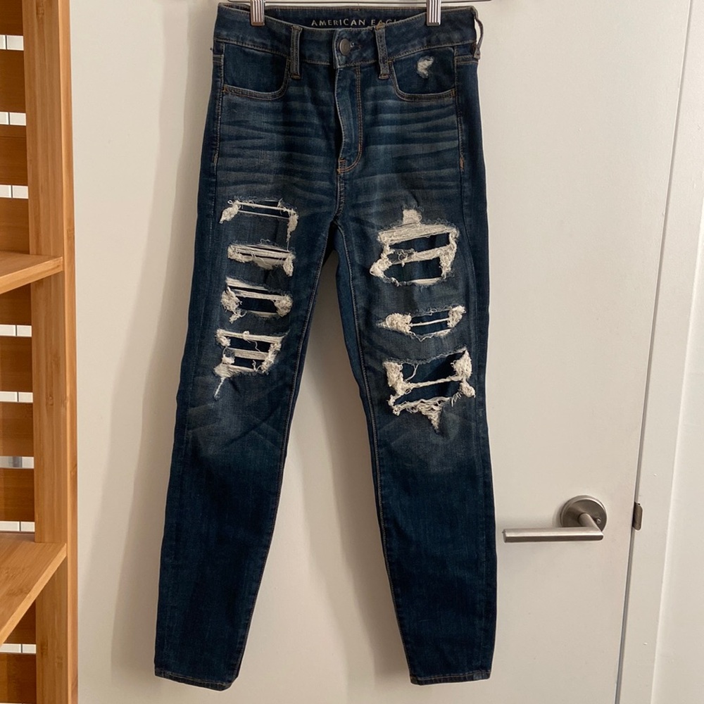 WORN ONLY ONCE American Eagle Outfitters Jeans - Size 4 SHORT
